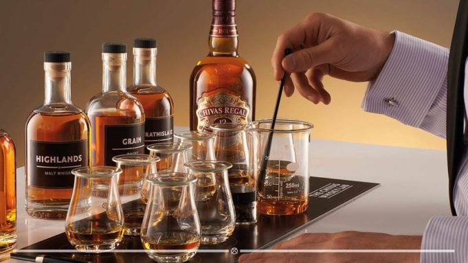 Elabora tu propio blended con Chivas Lab.