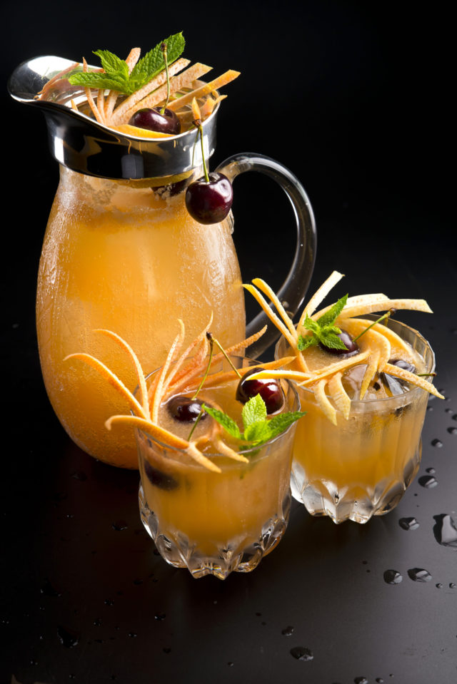 Summer street Parade, Javier de Las Muelas Maker ́s Mark y Dry Martini By Javier de las Muelas,