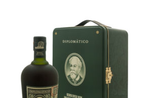 La Navidad con Reserva Exclusiva De Ron Diplomático RESERVA EXCLUSIVA DE RON DIPLOMÁTICO