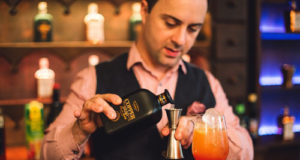 Marian Beke y Copperhead Gin Marian Beke Copperhead