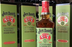 Jack Daniel’s se tiñe de verde para homenajear la historia de la marca