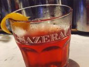 Sazerac, él coctel oficial de Nueva Orleáns.