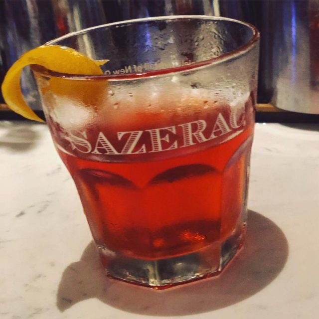 Sazerac, él coctel oficial de Nueva Orleáns.