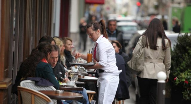 2.000 bares menos, pero 640 establecimientos de hostelería organizada más