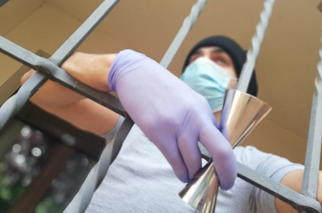 Confinamiento de un Bartender