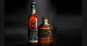 Dos rones diferentes Black Tears Y La Progresiva