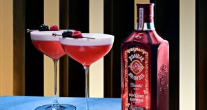 CÓCTEL ‘CLOVER CLUB’ PARA SAN VALENTIN DE BOMBAY BRAMBLE