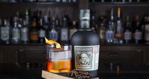 Esta Semana Santa, disfruta de las Procesiones Diplomático Old Fashioned