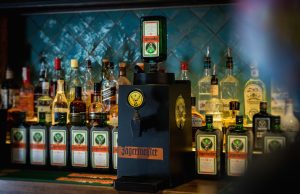 JÄGERMEISTER A LA TEMPERATURA PERFECTA TAMBIÉN EN CASA: LA MARCA REGALA 56 ICE COLD MACHINE