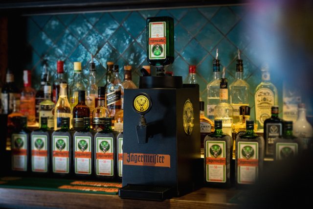 JÄGERMEISTER A LA TEMPERATURA PERFECTA TAMBIÉN EN CASA: LA MARCA REGALA 56 ICE COLD MACHINE