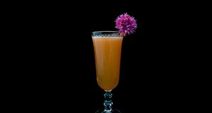 Ron en flor de inspiración by José Méndez