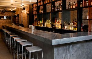 BARES QUE LUGARES. Las puntadas de Domin