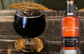 BLACK VELVET (FARÁNDULA FEARLESS COCKTAIL BAR).