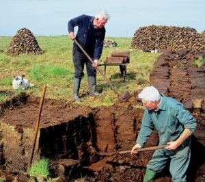 LA TURBA…, EL FUEGO DE LAS ENTRAÑAS DE ESCOCIA