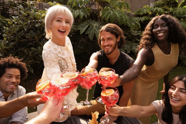 MARTINI® CAPTURA LA ESENCIA DE LA AMISTAD