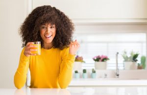 Los beneficios del zumo de naranja, el complemento ideal en tu rutina inmunitaria este otoño