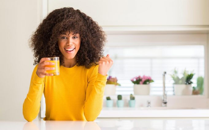 Los beneficios del zumo de naranja, el complemento ideal en tu rutina inmunitaria este otoño