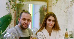 CLARA DIEZ Y MARC ÁLVAREZ, LA ARMONÍA PERFECTA ENTRE QUESOS Y CÓCTELES ELABORADOS CON SCHWEPPES SELECTION