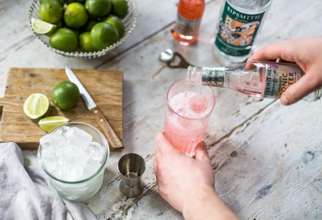 Fever-Tree presenta cócteles con frutas frescas y sin alcohol, para dar la bienvenida a 2022