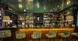 DIEGO CABRERA PUBLICA SU LIBRO ‘GURÚ. MANUAL (MULTISENSORIAL) DE COCTELERÍA’