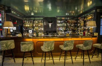 DIEGO CABRERA PUBLICA SU LIBRO ‘GURÚ. MANUAL (MULTISENSORIAL) DE COCTELERÍA’