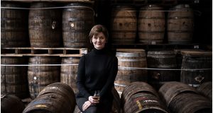 STEPHANIE MACLEOD, PRIMERA MUJER MASTER BLENDER DE DEWAR’S®