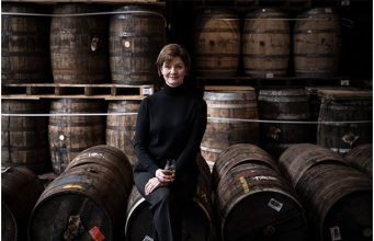 STEPHANIE MACLEOD, PRIMERA MUJER MASTER BLENDER DE DEWAR’S®