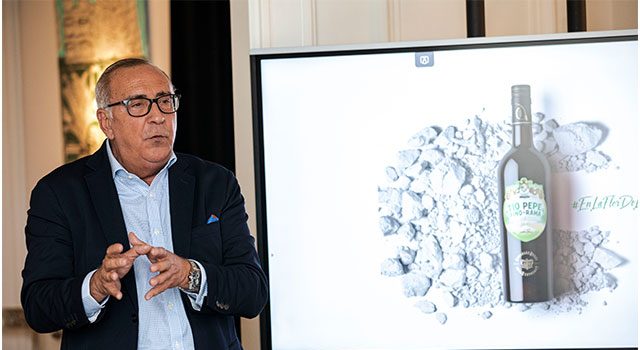 TÍO PEPE Y SU SECUENCIA MOLECULAR Antonio Flores y Tío Pepe en Chartier World LAB