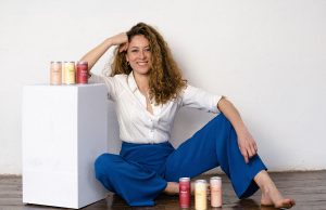 Sana Khouja, fundadora del vino en lata Zeena, nombrada una las diez mejores emprendedoras de Cataluña