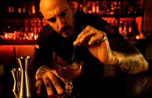 LUIS INCHAURRAGA LANZA SU PRIMER LIBRO, MÁS ALLÁ DEL CÓCTEL