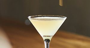 Lemon Balm Martini con The Botanist