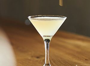 Lemon Balm Martini con The Botanist