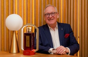 LA CASA BEEFEATER PRESENTA CROWN JEWEL, LA JOYA DE SU CORONA Desmond Payne, Maestro Destilador de Beefeater