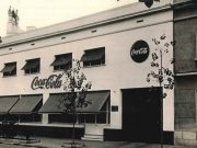 Más de 3.500 empleados de Coca-Cola soplan las velas por el 70 aniversario de la primera botella fabricada en España