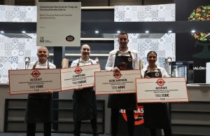 DAVID QUIRÓS, DE ESPACIO QUIRÓS (TORREJÓN DE ARDOZ), GANADOR DEL 8 o CAMPEONATO DE TIRAJE DE CERVEZA ESTRELLA GALICIA
