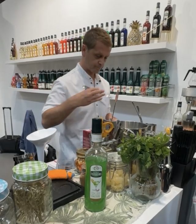 Alifoods y David Rios enamoran con la coctelería de Teisseire