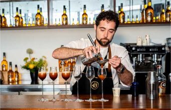 Víctor de Vera consigue el primer premio en Licor 43 Bartenders & Baristas Challenge España 2023