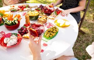 Lolea invita a celebrar el Día Mundial del Aperitivo con elegancia y sabor