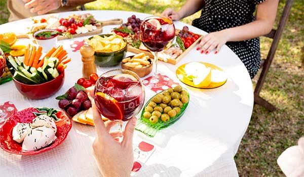 Lolea invita a celebrar el Día Mundial del Aperitivo con elegancia y sabor
