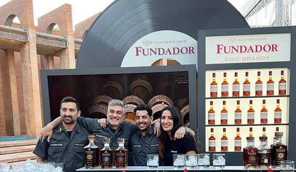 La imagen más musical de Brandy Fundador arrasa en la entrega española de Latin GRAMMY ®