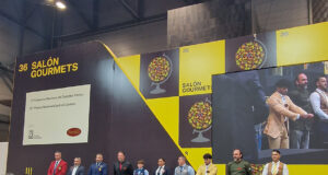 10 BARTENDER COMPETIRÁN POR EL MEJOR CÓCTEL PANIZO DEL 2024 EN GOURMETS Pie de foto: finalistas edición 2023