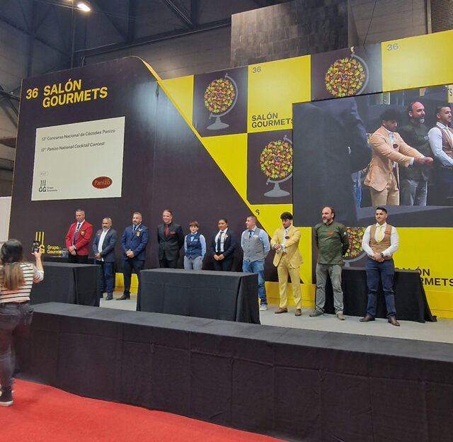 10 BARTENDER COMPETIRÁN POR EL MEJOR CÓCTEL PANIZO DEL 2024 EN GOURMETS Pie de foto: finalistas edición 2023