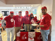 Coca-Cola se une a entidades benéficas para repartir 1.000 comidas a familias vulnerables de la Comunidad de Madrid