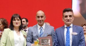 Panizo otorga 2000€ PARA EL CÓCTEL “AL ANDALUS”, DE VICTOR MANUEL SÚAREZ Ganador Panizo 2025