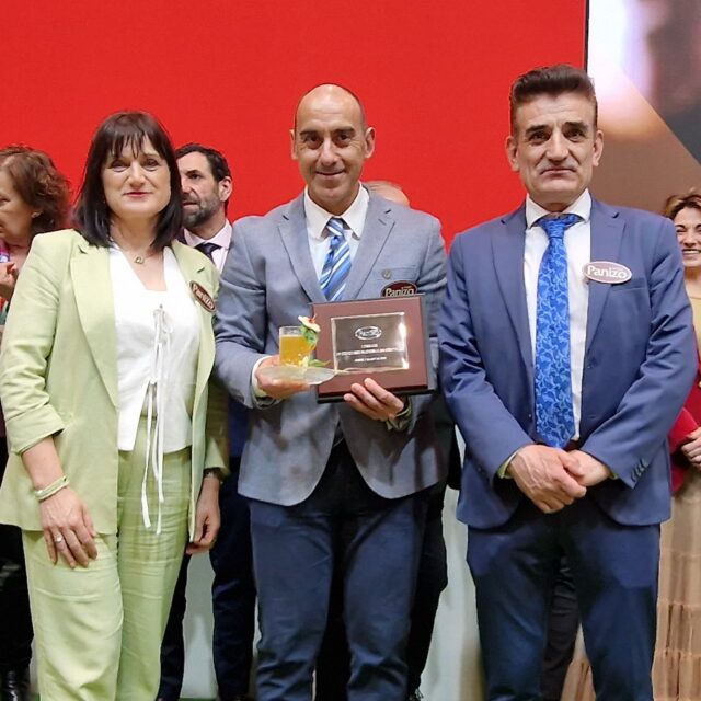 Panizo otorga 2000€ PARA EL CÓCTEL “AL ANDALUS”, DE VICTOR MANUEL SÚAREZ Ganador Panizo 2025