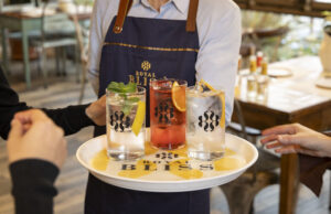 Royal Bliss entrega las placas de los ‘Restaurantes Recomendados’ en la Guía MICHELIN España 2025 a 752 establecimientos