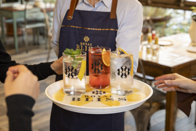 Royal Bliss entrega las placas de los ‘Restaurantes Recomendados’ en la Guía MICHELIN España 2025 a 752 establecimientos