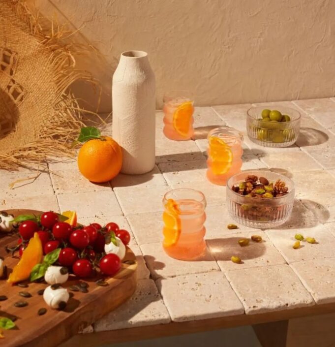 Cointreau x Aperitivo Francés: el arte de brindar al estilo Riviera Cointreau Spritz