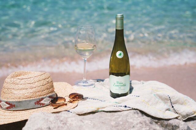 Viña Esmeralda propone tres cócteles con vino para disfrutar este verano