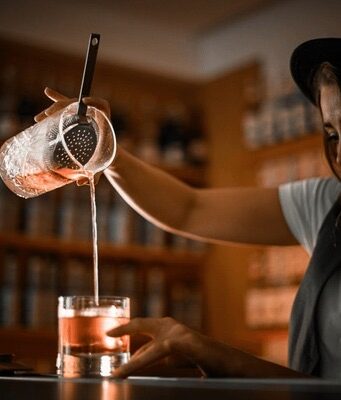 2025: El año en que el consumo de bebidas alcohólicas dejó de contar copas Analisis del sector hosteleria 2025